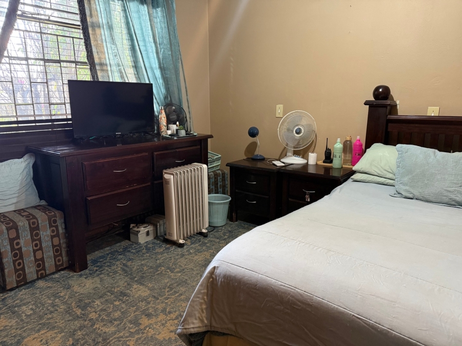 5 Bedroom Property for Sale in Mohadin North West